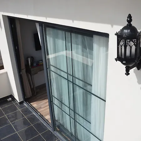 أي بلس ريزيدنس 2*