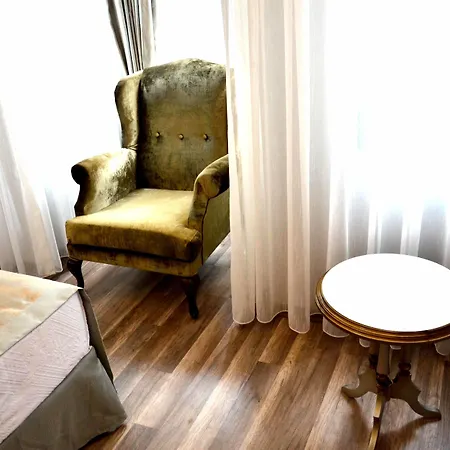 Hotel A 2*