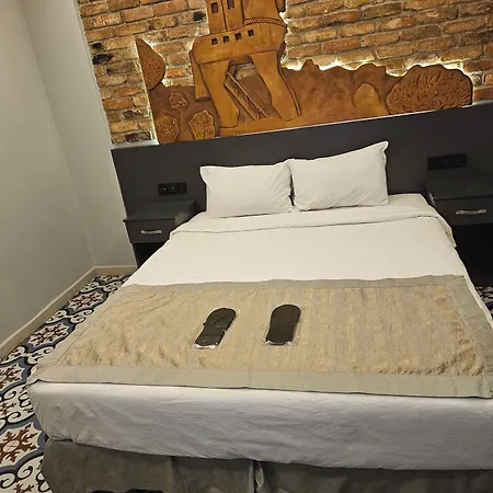 Hotel A 2*